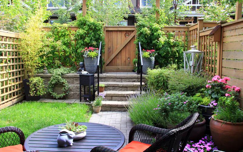 Petit jardin : comment maximiser l'espace avec un mobilier adapté