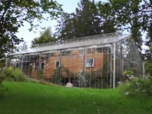 Insolite : une coque en verre pour protéger sa maison