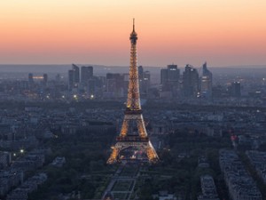 Une nuit dans la tour Eiffel pour l'Euro 2016