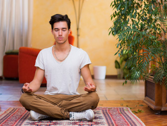 La méditation, nouvel outil contre les addictions ?