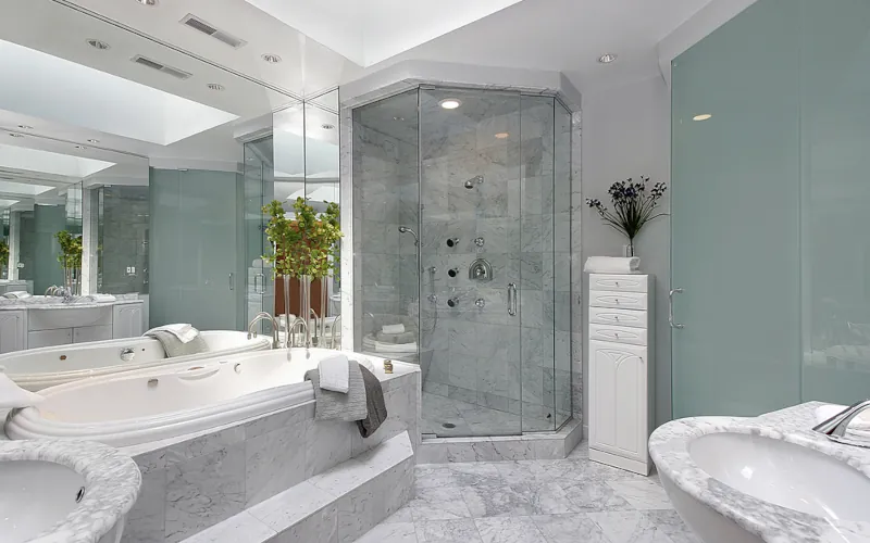 Cabine de douche ou douche à l'italienne&nbsp;: avantages et inconvénients