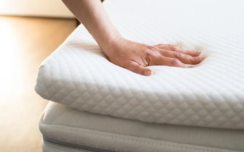 Comment nettoyer et entretenir son surmatelas