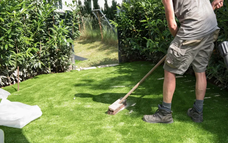 entretien gazon artificiel