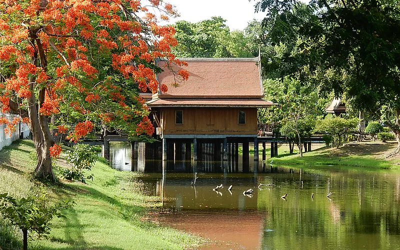 La maison sur pilotis en Thaïlande