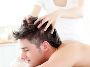 Massage du cuir chevelu : du tonus pour les cheveux