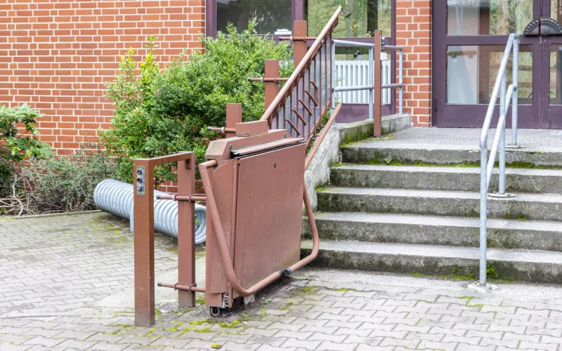 monte-escalier extérieur