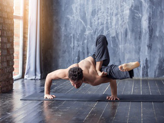 6 accessoires utiles pour faire du yoga
