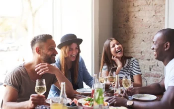 10 idées de conversations pour animer un dîner
